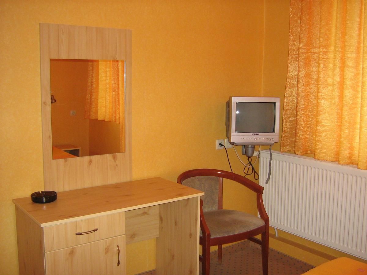 Отель Hotel Maritsa Lyubimets-8